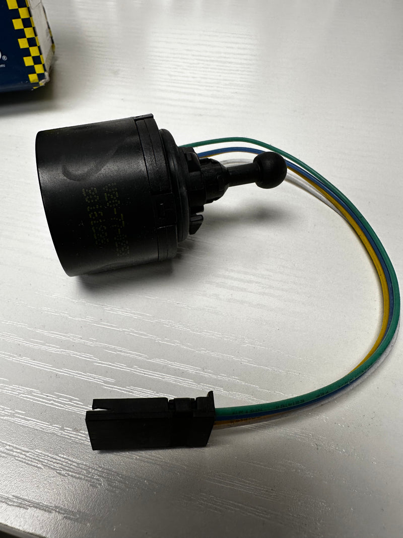 BMW Headlight Leveling Motor 63 11 7 207 574