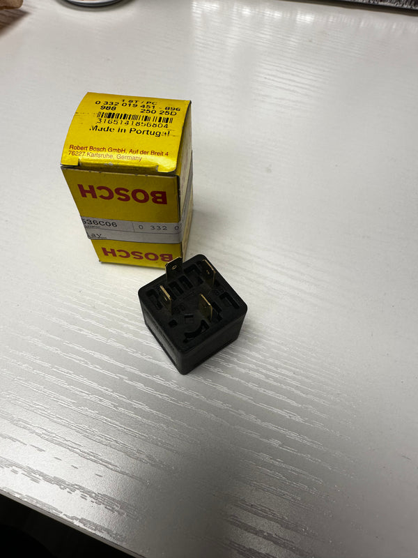 BMW Universal Relay 61 31 1 373 585 - Bosch 0 332 019 451