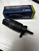 BMW Washer Pump 67 12 8 377 612