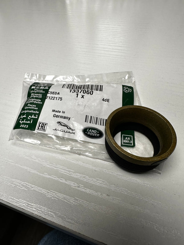 GENUINE LAND ROVER OIL SEPARATOR SEAL 1337060