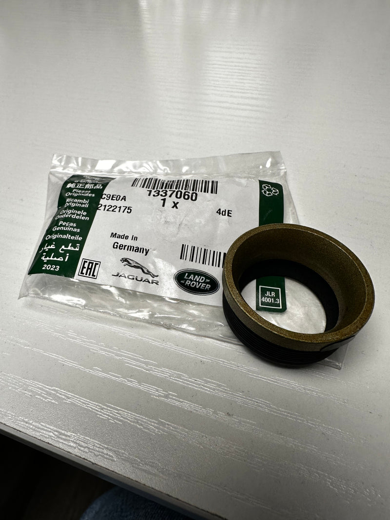 GENUINE LAND ROVER OIL SEPARATOR SEAL 1337060