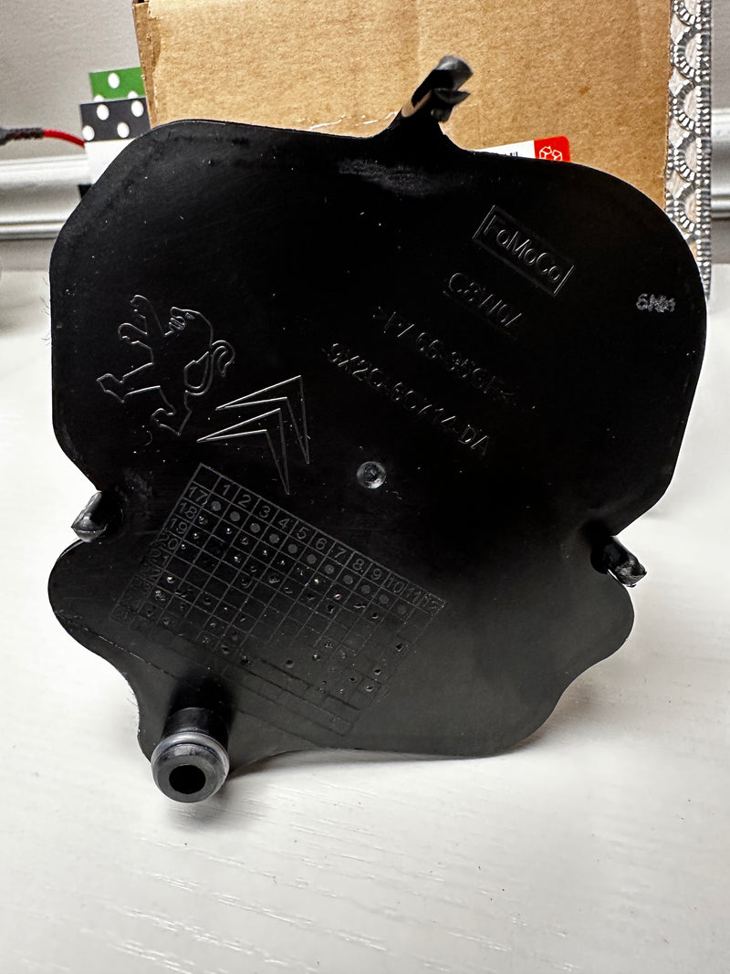 Land Rover Reservoir Oil Separator - LR013532