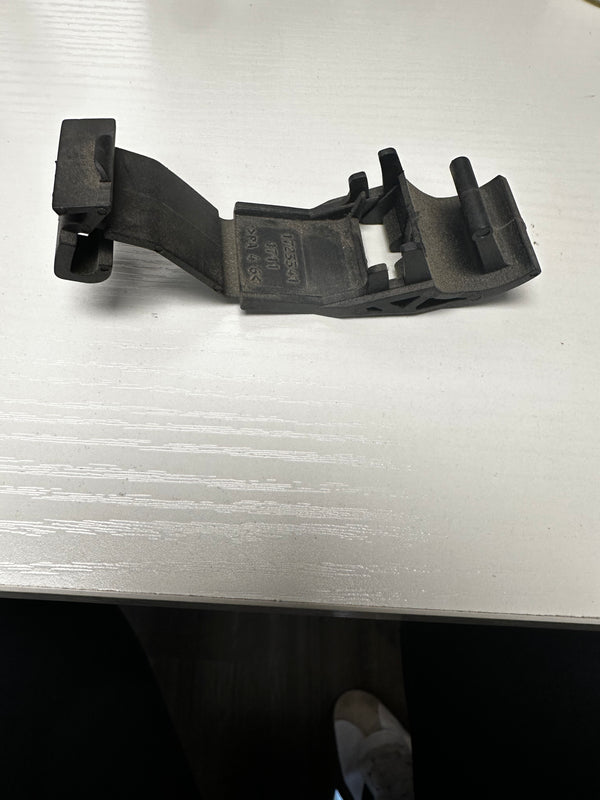 BMW Upper Radiator Bracket 17 11 1 723 341