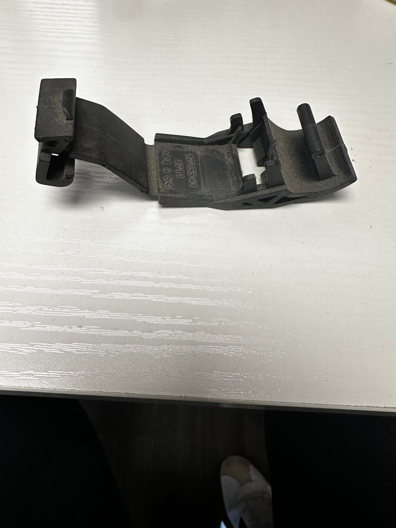 BMW Upper Radiator Bracket 17 11 1 723 341