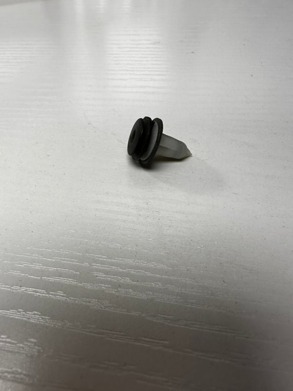 Cowl Grille Clip - Genuine BMW 51 71 8 234 698