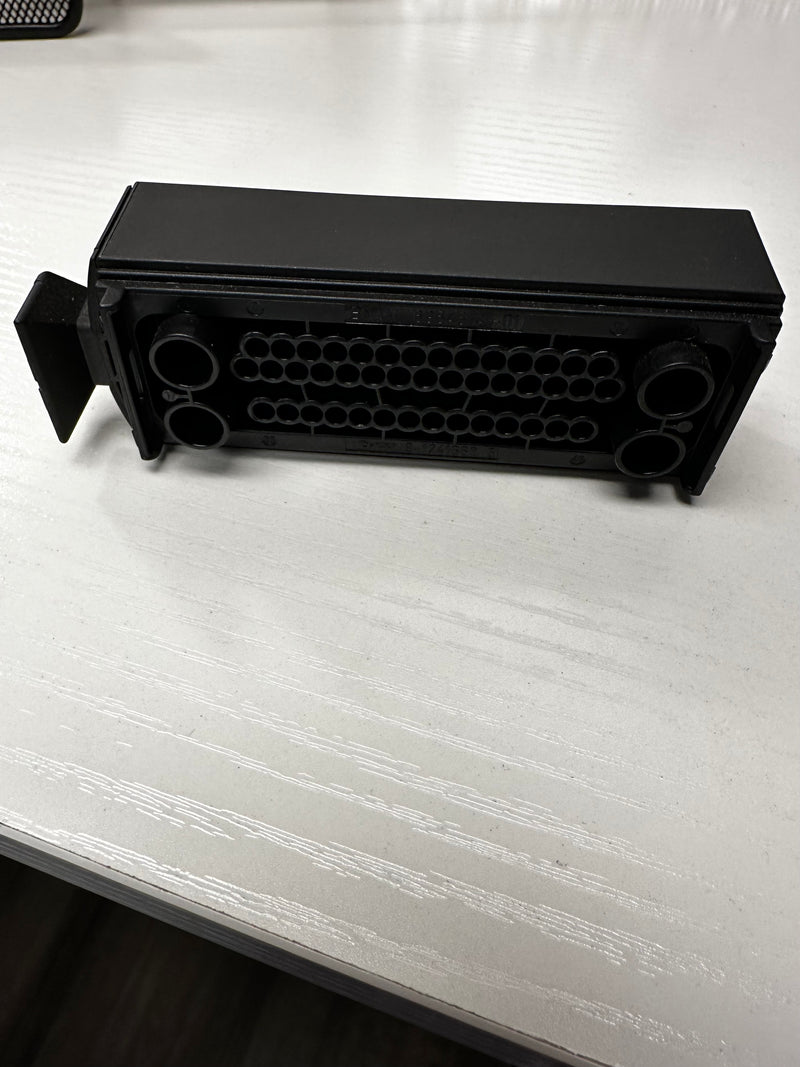 Genuine BMW Socket Housing  61 13 6 954 574